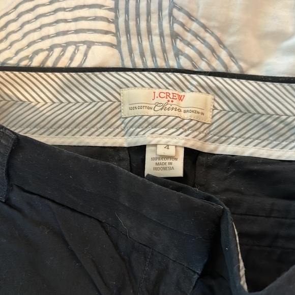J crew broken in chino shorts, size 4 - Picture 3 of 3